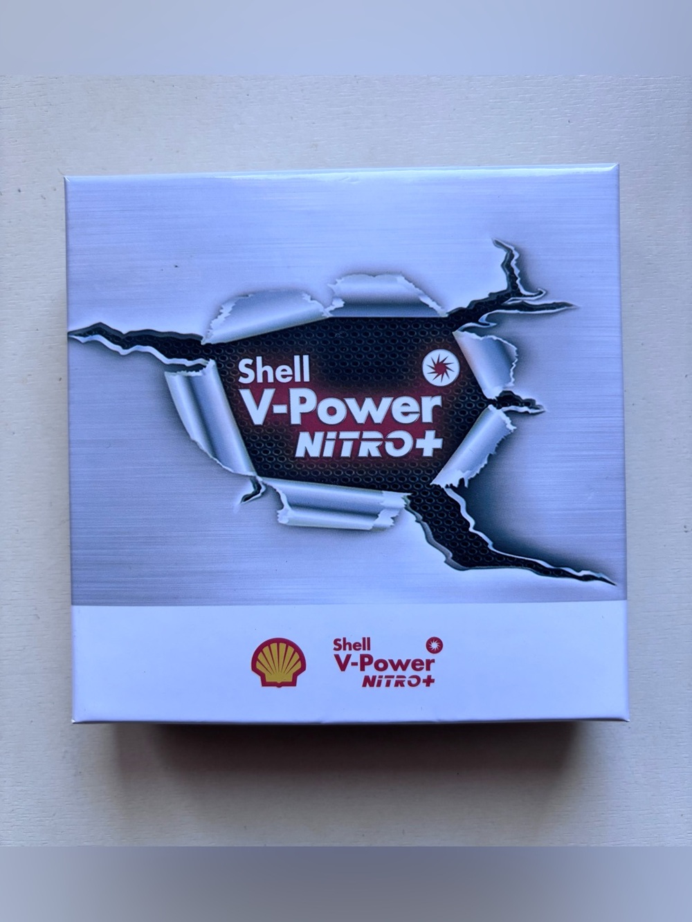 Shell V-Power Nitro+ Keychain - Picture 2 of 6